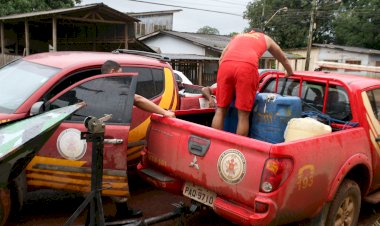 Bombeiros Militar em Calçoene para verificar informações de mateiros e populares.