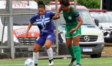 Raíssa Sabrina corre atrás do sonho de ser jogadora profissional de futebol