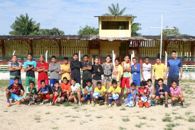 Escolinha de futebol gratis é ofertada para crianças de 06 a 12 anos - Voz  do Amapá