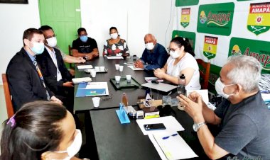 PREFEITURA RECEBE CAIXA ECONÔMICA E RECEBE PARABÉNS PELA PRESTAÇÃO DE CONTAS