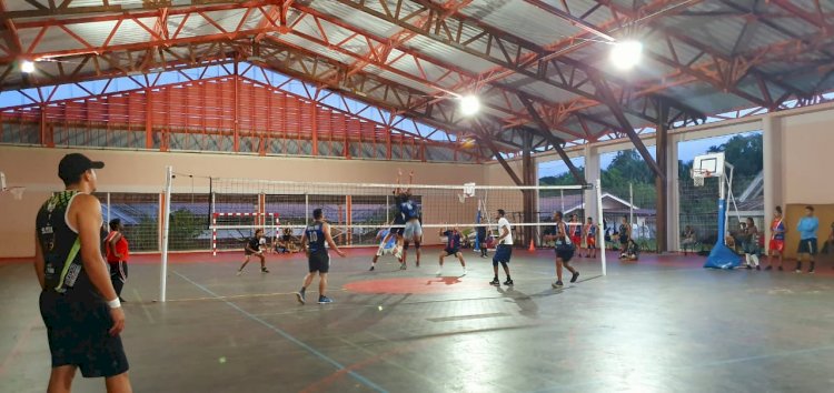 TORNEIO DE VÔLEI ORGANIZADO EM ST-GEORGES COM A PARTICIPAÇÃO DE TIMES DE OIAPOQUE