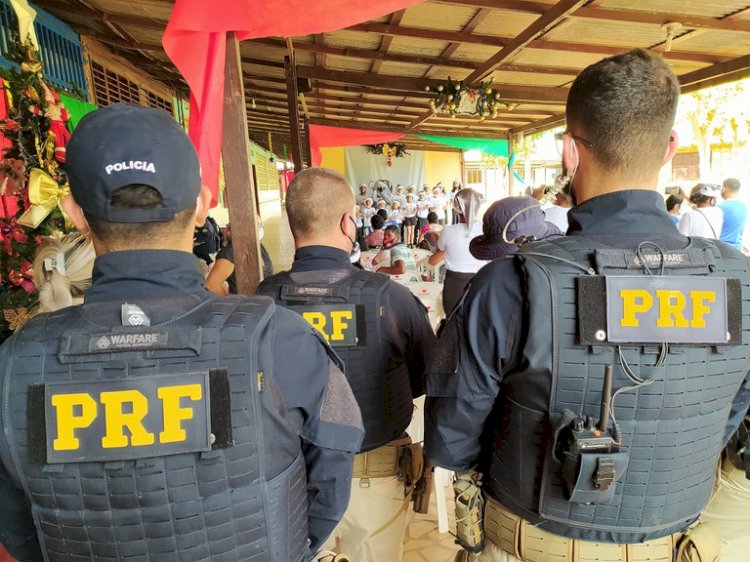 PRF-AP realizou as entregas dos brinquedos arrecadados na campanha Natal Voluntário no Amapá.