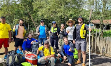 Expedição Parque das Pororocas chega ao Rio Cassiporé em busca de novas ondas  Por Cíntia Souza