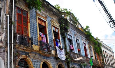 A cidade velha de Belém, prédios imponentes outros em ruínas que contam a história da cidade