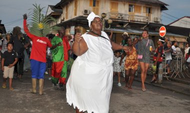 Penúltimo dia de Carnaval em Saint-Georges na fronteira.