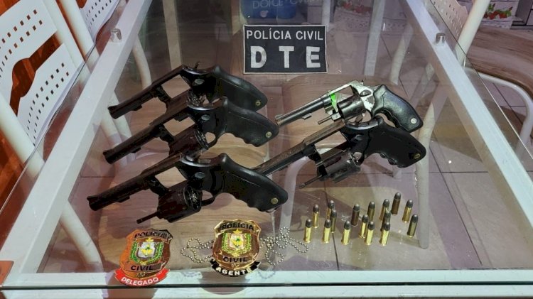 EM MACAPÁ, POLÍCIA CIVIL PRENDE MULHER EM FLAGRANTE COM 5 ARMAS DE FOGO FURTADAS DE EMPRESA DE VIGILÂNCIA E 16 MUNIÇÕES