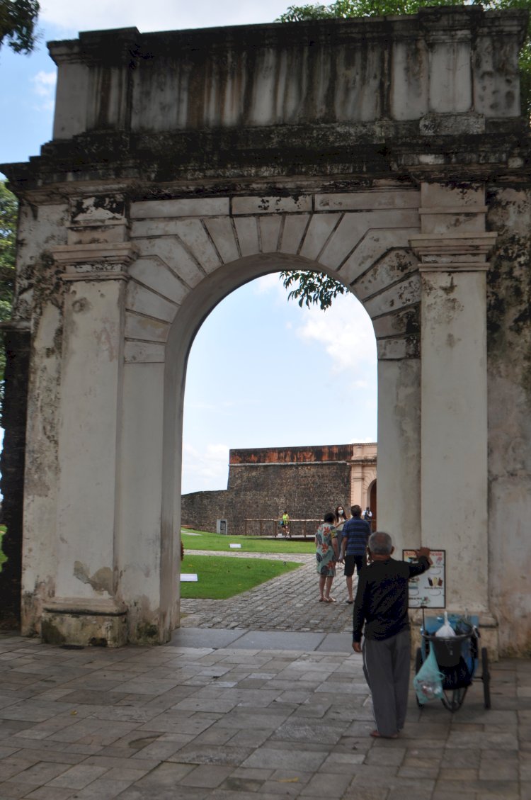 A cidade velha de Belém, prédios imponentes outros em ruínas que contam a história da cidade