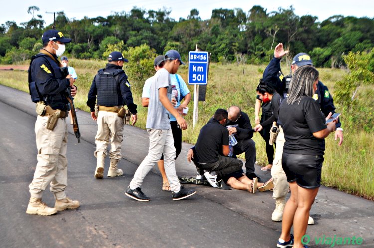 Quase um mês Pracuúba busca solução pela morte dos pescadores fazendo protesto na BR 156