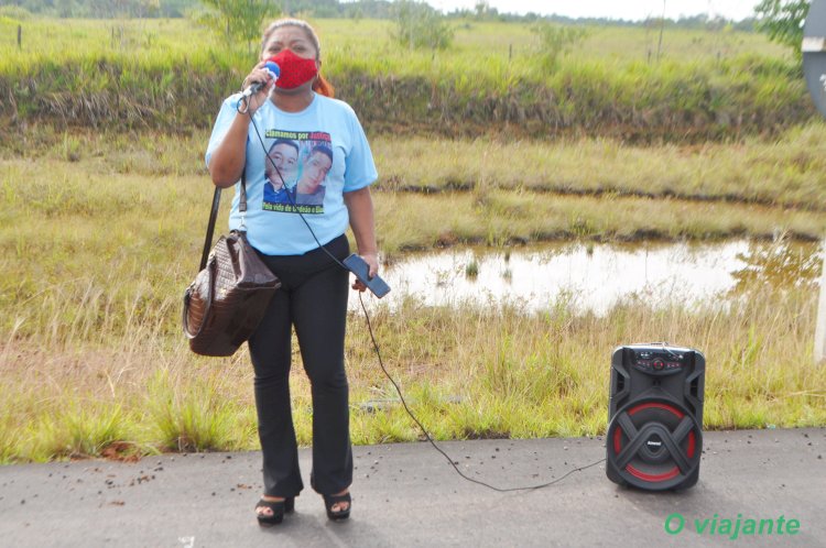 Quase um mês Pracuúba busca solução pela morte dos pescadores fazendo protesto na BR 156