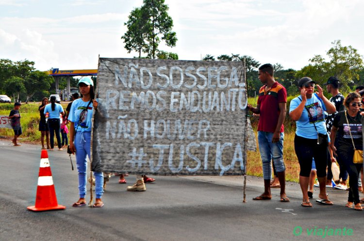 Quase um mês Pracuúba busca solução pela morte dos pescadores fazendo protesto na BR 156