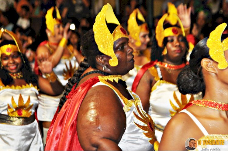 Brasileiros na fronteira no encerramento do Carnaval de Saint-Georges. Onde tiver Carnaval terá brasileiro.