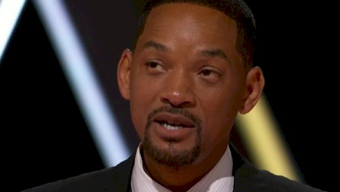 Will Smith pede desculpas a Chris Rock pelo tapa durante o Oscar