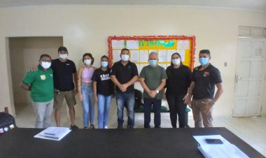 Prefeito reúne com técnicos do ICMBio e IEPÉ
