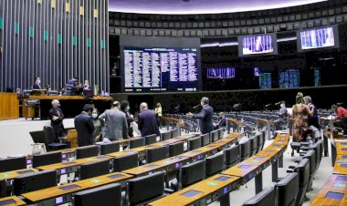 Congresso aprova transferência R$ 7,7 bi a estados e municípios