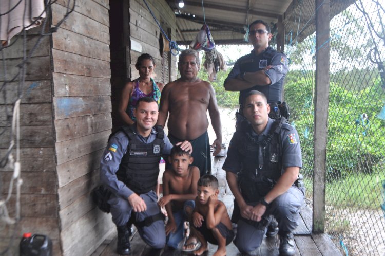 Polícia Militar de Amapá do 7° Batalhão do 3° Pelotão de Amapá, promove Ação Educativa na vila do Sucuriju realizando policiamento comunitário.