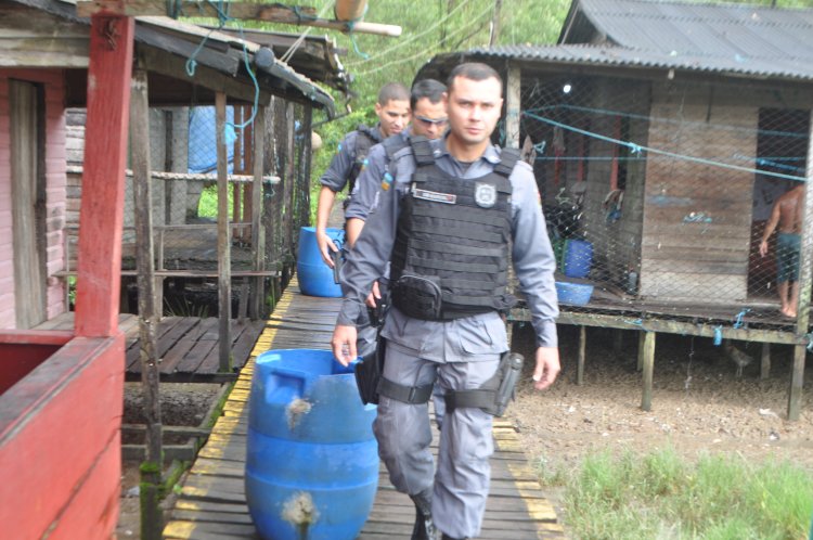 Polícia Militar de Amapá do 7° Batalhão do 3° Pelotão de Amapá, promove Ação Educativa na vila do Sucuriju realizando policiamento comunitário.