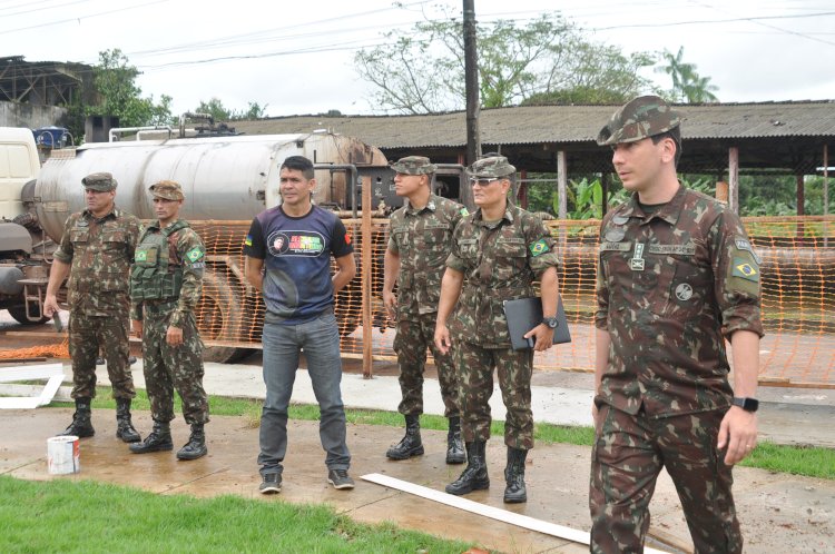 O prefeito e secretariado receberam os representantes do 22° Brigada de Infantaria de Selva e 34° BIS para tratar programação alusiva a Cabralzinho.