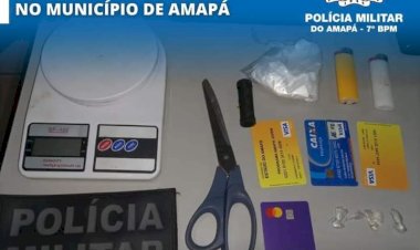 Policia Militar de Amapá prende mulher com substâncias supostamente entorpecentes (tipo crack). 