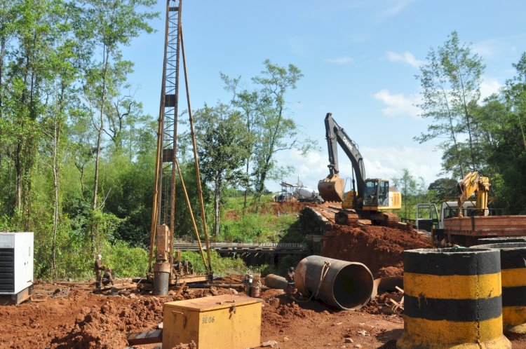 Construção da ponte do Meruoca em preparativo para a concretagem