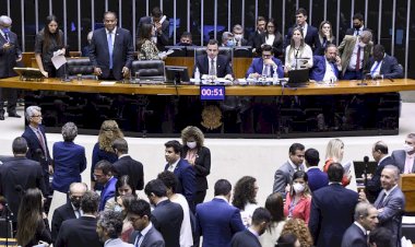 Vetos: Congresso vota a favor de artistas, indígenas, mulheres e parceiros do SUS