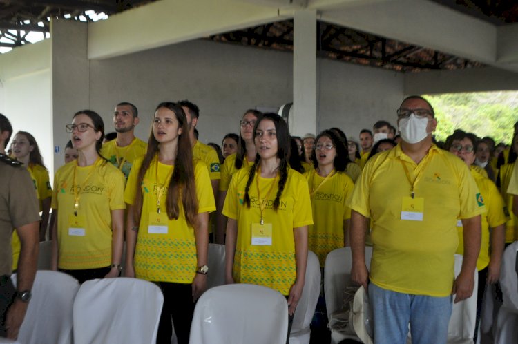 O prefeito Carlos Sampaio participa da abertura do Projeto Rondon em Macapá.