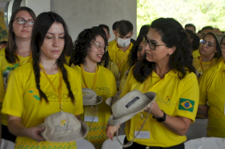 O prefeito Carlos Sampaio participa da abertura do Projeto Rondon em Macapá.