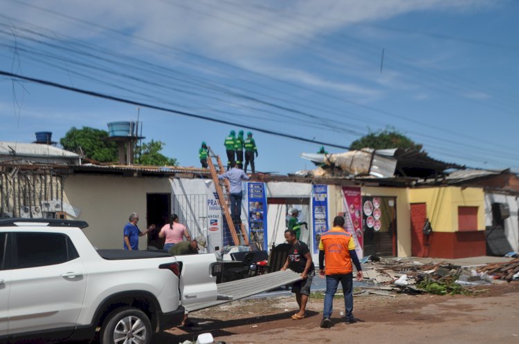 Ventania causa pânico e deixa várias casas destelhadas no bairro do Pacoval