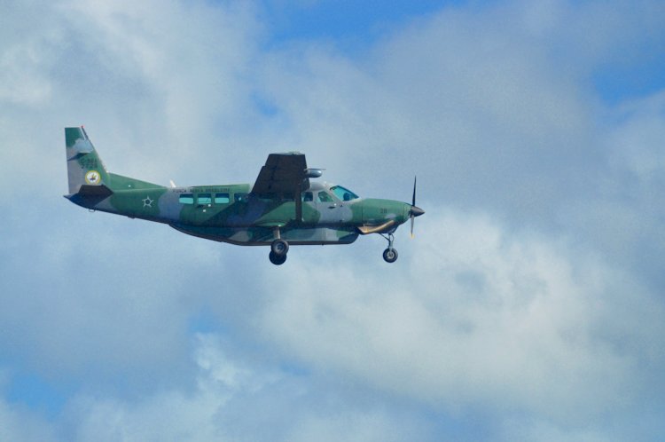 Dia atípico de pousos de aeronaves militares na sede do município de Amapá