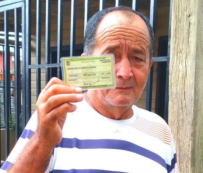 Andou 11 quilômetros para votar em Lula e exercer o seu papel de cidadão.