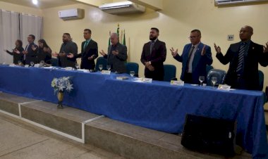A Câmara Municipal de Amapá, realizou nesta quarta-feira, 15 de fevereiro, a Sessão Solene de abertura oficial do ano legislativo 2023 com a presença do Poder Executivo. 