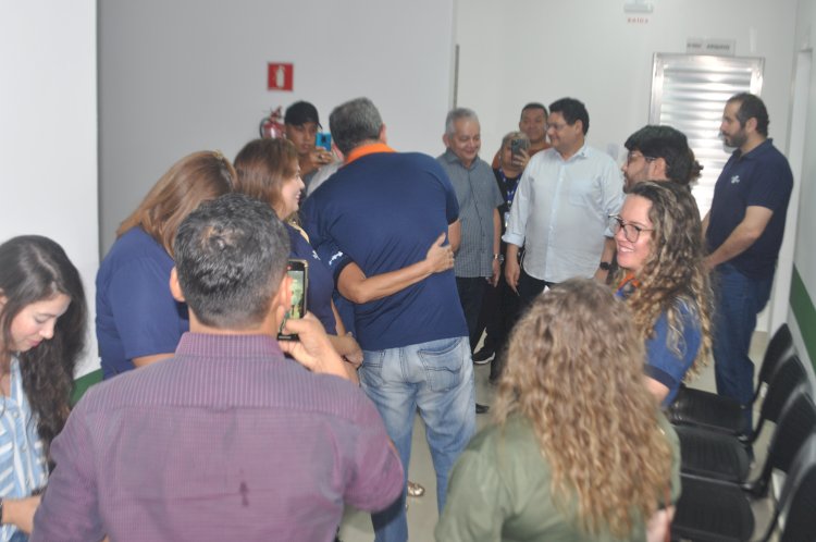 O prefeito, Carlos Sampaio de Amapá, recebe novos diligentes do Sebrae.   