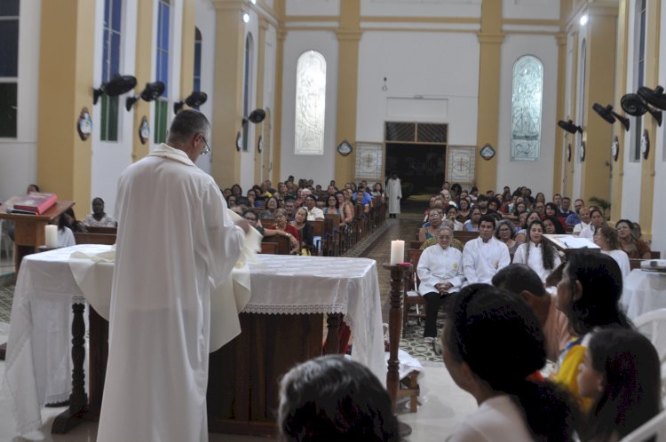 Celebração da última ceia foi simbolizada em missa da Quinta-Feira Santa na Paróquia do Divino Espírito Santo em Amapá