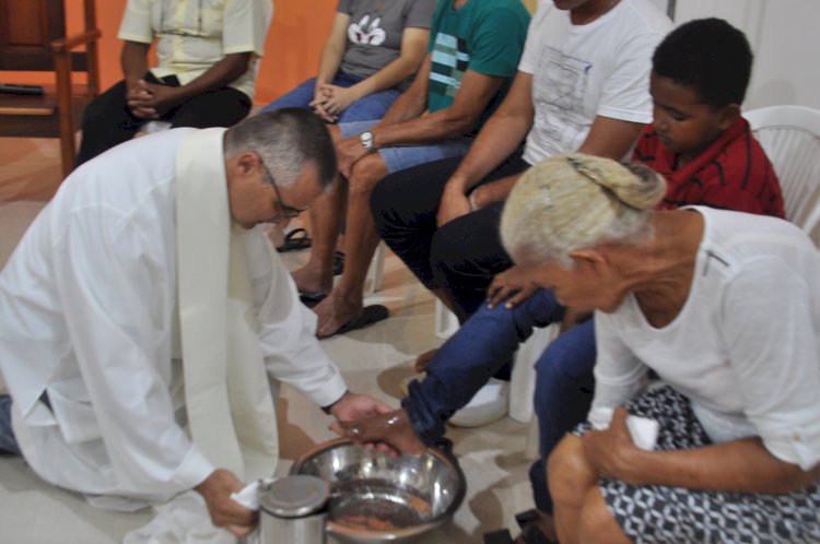 Celebração da última ceia foi simbolizada em missa da Quinta-Feira Santa na Paróquia do Divino Espírito Santo em Amapá