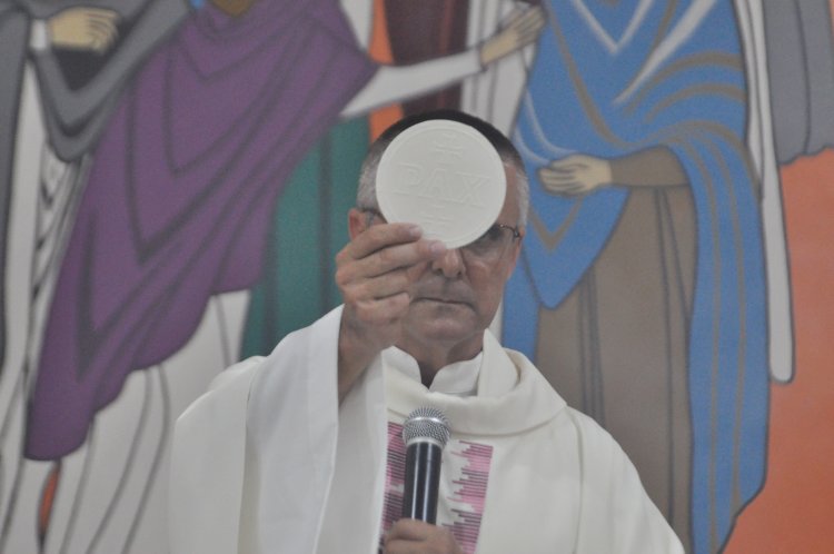 Celebração da última ceia foi simbolizada em missa da Quinta-Feira Santa na Paróquia do Divino Espírito Santo em Amapá