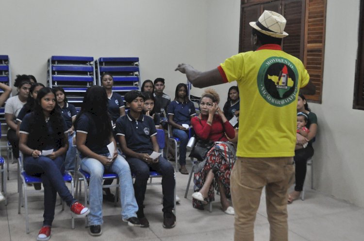 Projeto Cantando Marabaixo promove oficina de percussão na  escola Veiga Cabral no município de Amapá