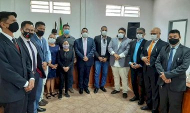 Escândalo no Oiapoque: Vereador Supostamente Oferece Resgate Financeiro para Salvar Prefeito Ameaçado de Cassação