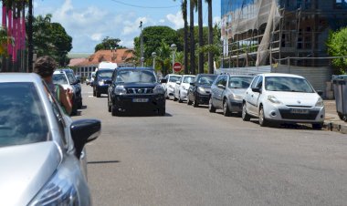 Desafios Mineiros e Questões Coloniais na Visita de Macron à Guiana Francesa