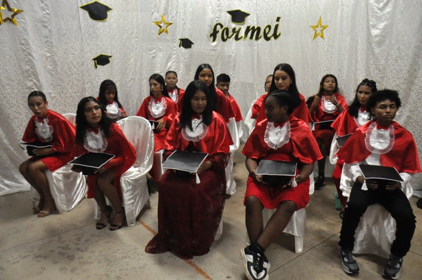 Escola Maria Esmeralda de Moura Celebra Formatura dos Alunos do 9° Ano do Fundamental II