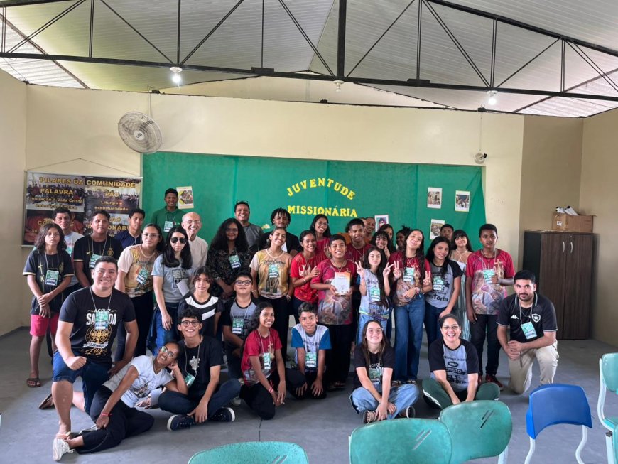 Juventude em Missão: Encontro Paroquial Reúne Jovens na Igreja Nossa Senhora de Nazaré em Amapá