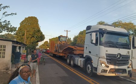 Trânsito é interrompido no Curiaú após circulação de carretas agravar danos na AP-70