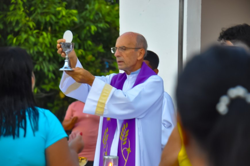 Missa dos Fiéis Defuntos reúne comunidade amapaense em homenagem aos entes queridos