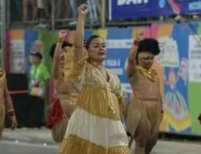 Arnanda Oliveira: a força feminina que dança, canta e constrói a história do carnaval amapaense